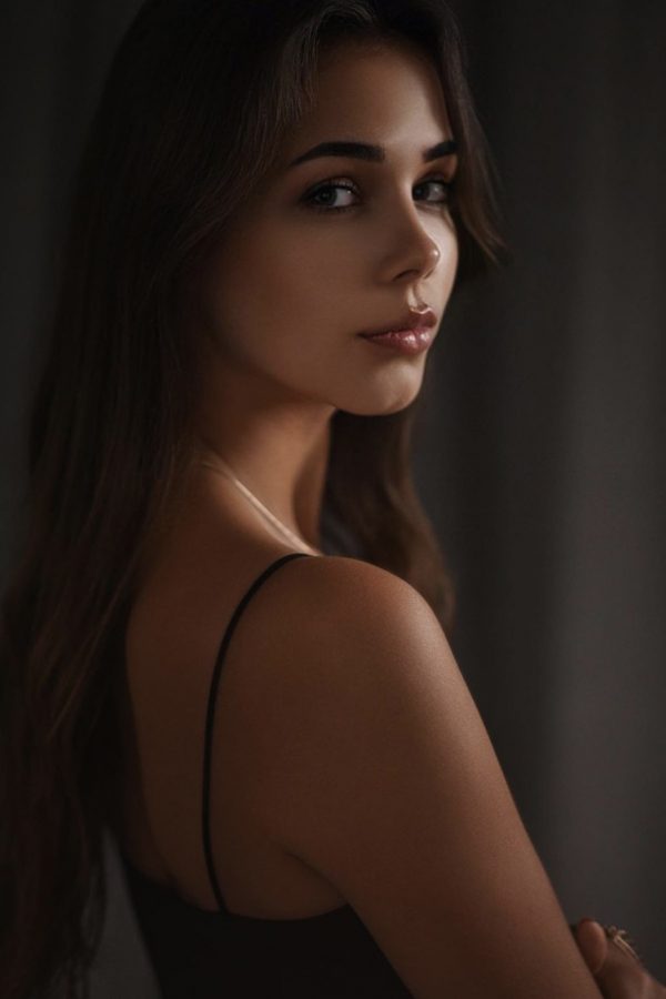 Milena, charming skinny model sex Paris
