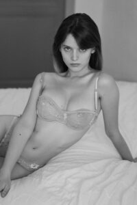 Nicola, sex escort model Paris 7