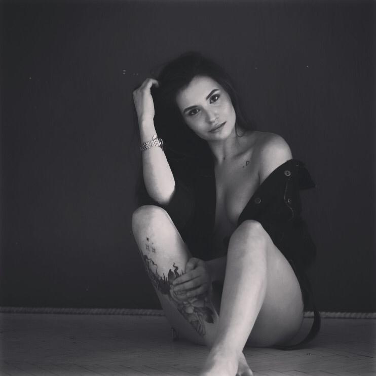 Esfira, sex escort model Paris 4
